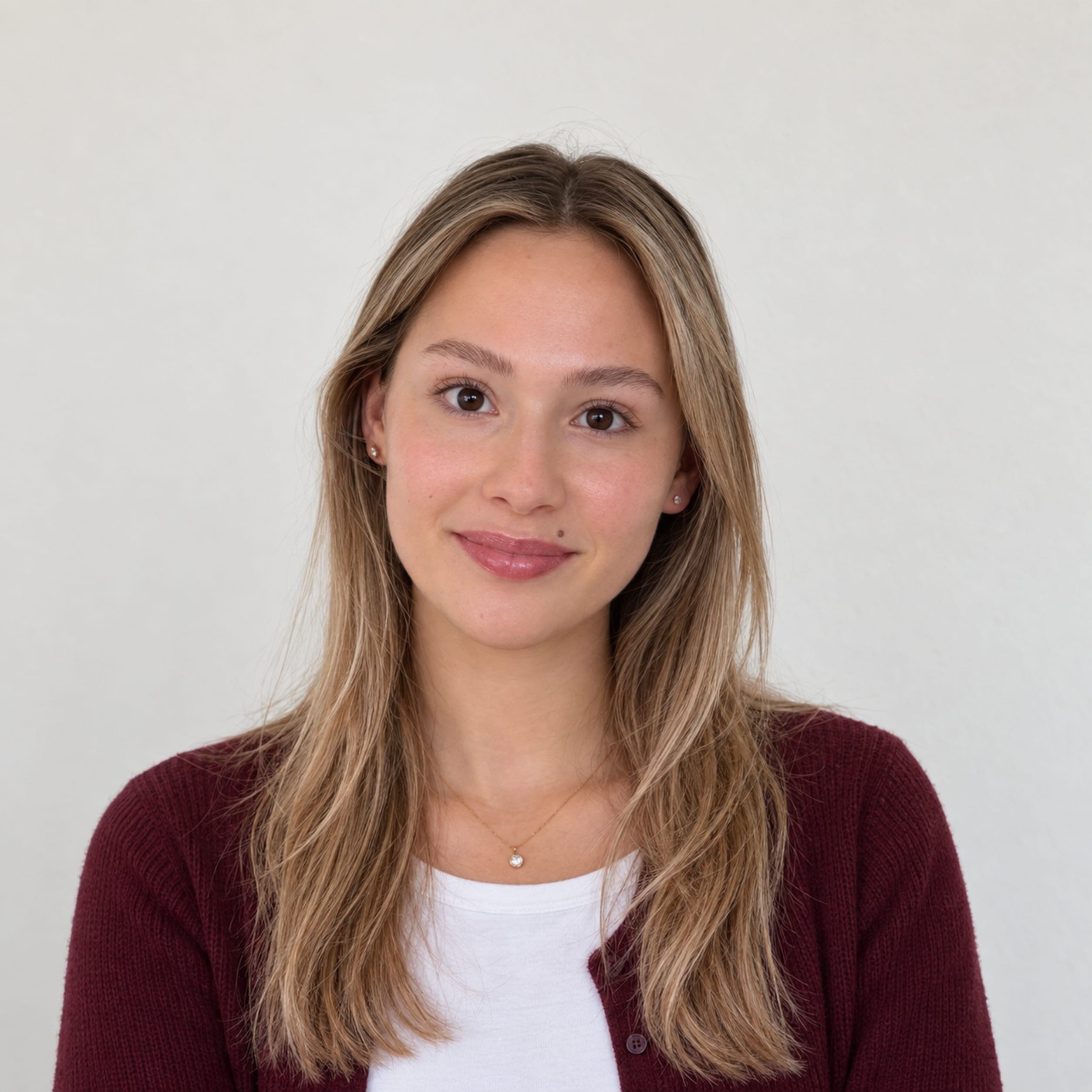 Portrait von Lara, Nachhilfelehrerin bei lernform